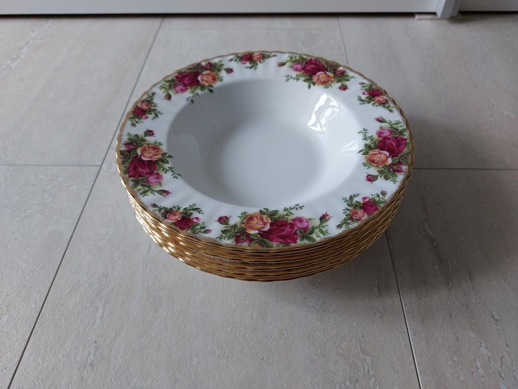 Pastaborden diep Royal Albert Old Country Roses, Antiek en Kunst, Ophalen of Verzenden