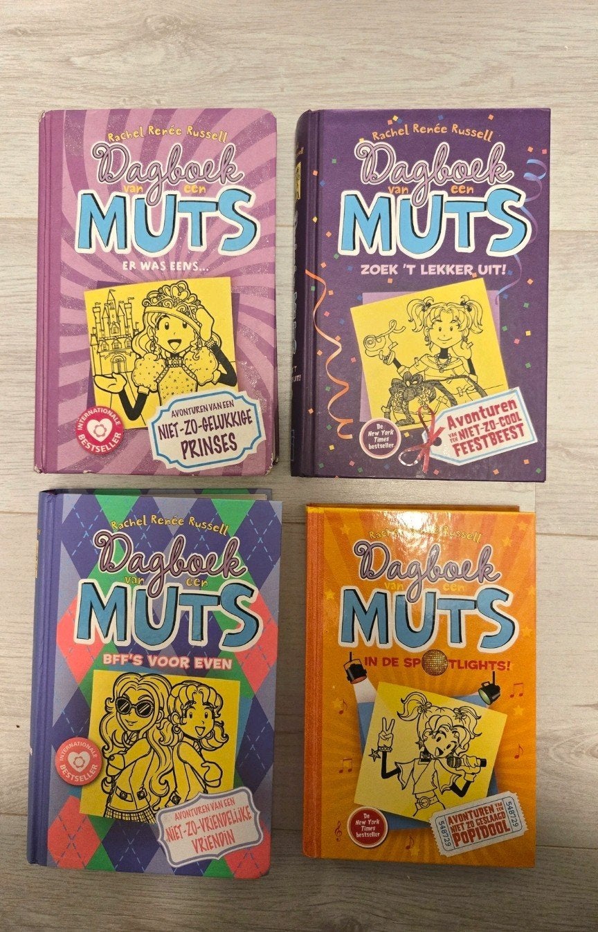Dagboek van een Muts boeken - set van 4, Ophalen of Verzenden, Gelezen, Rachel Renée Russell, Fictie