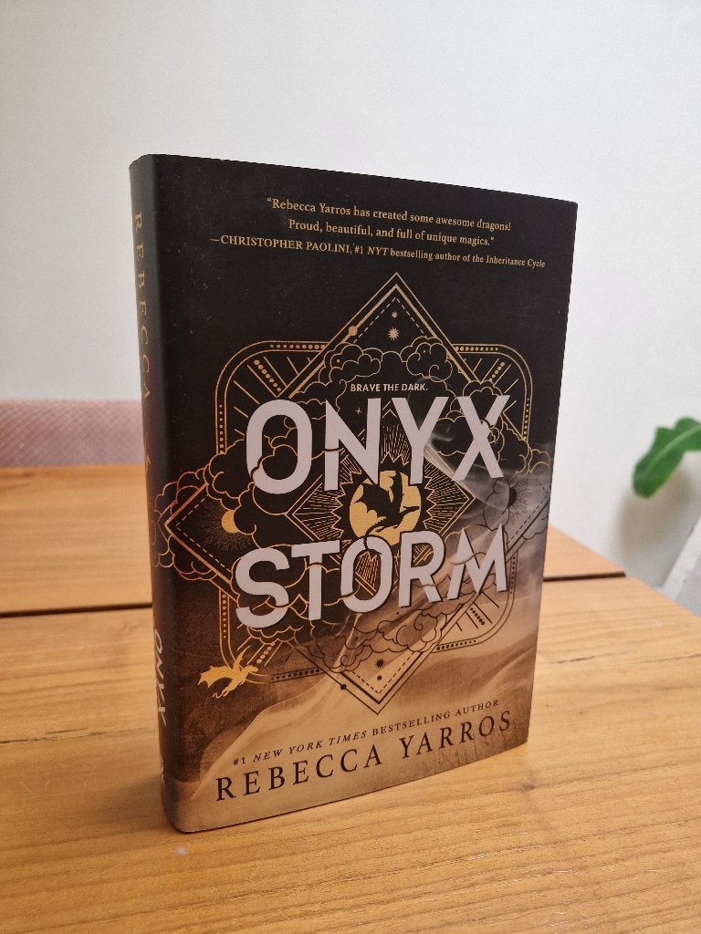 Onyx Storm - Rebecca Yarros (hard cover), Ophalen of Verzenden, Nieuw, Rebecca Yarros