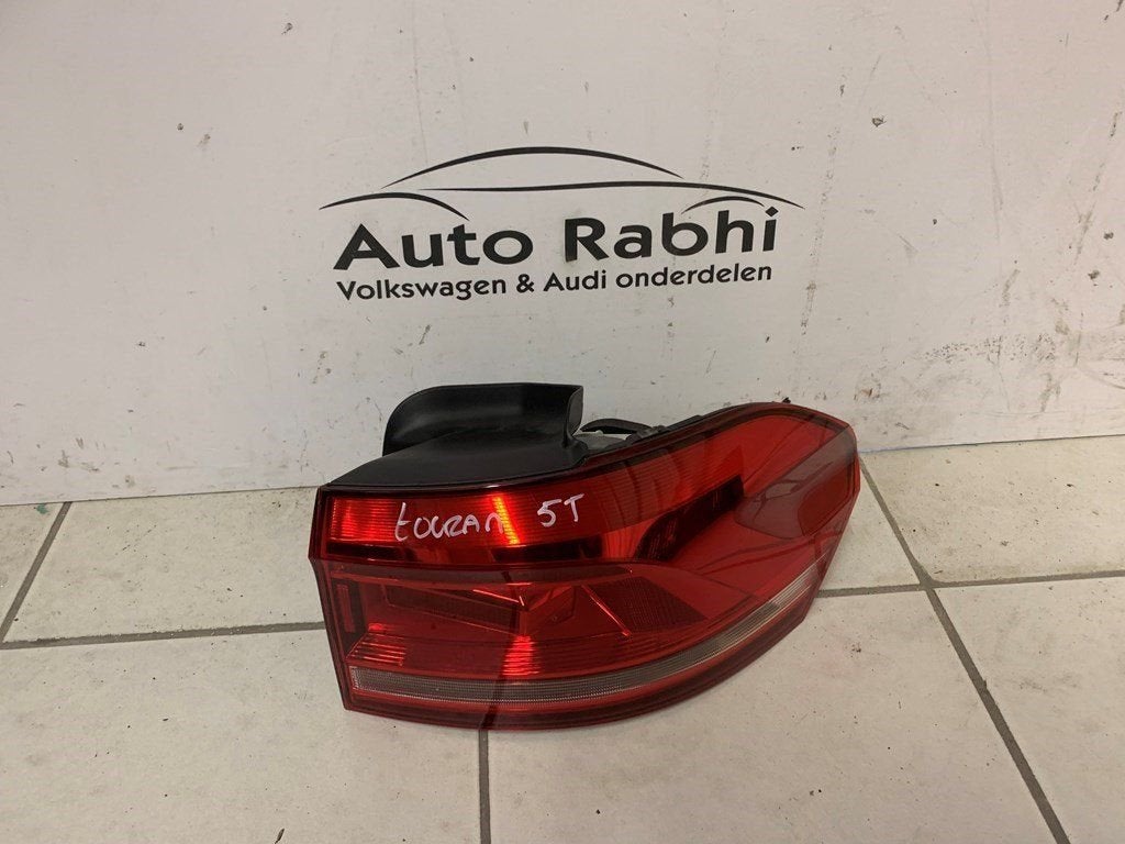 VW Touran 5T Achterlicht rechts 5TA945096A, Gebruikt, -, -, Ophalen of Verzenden