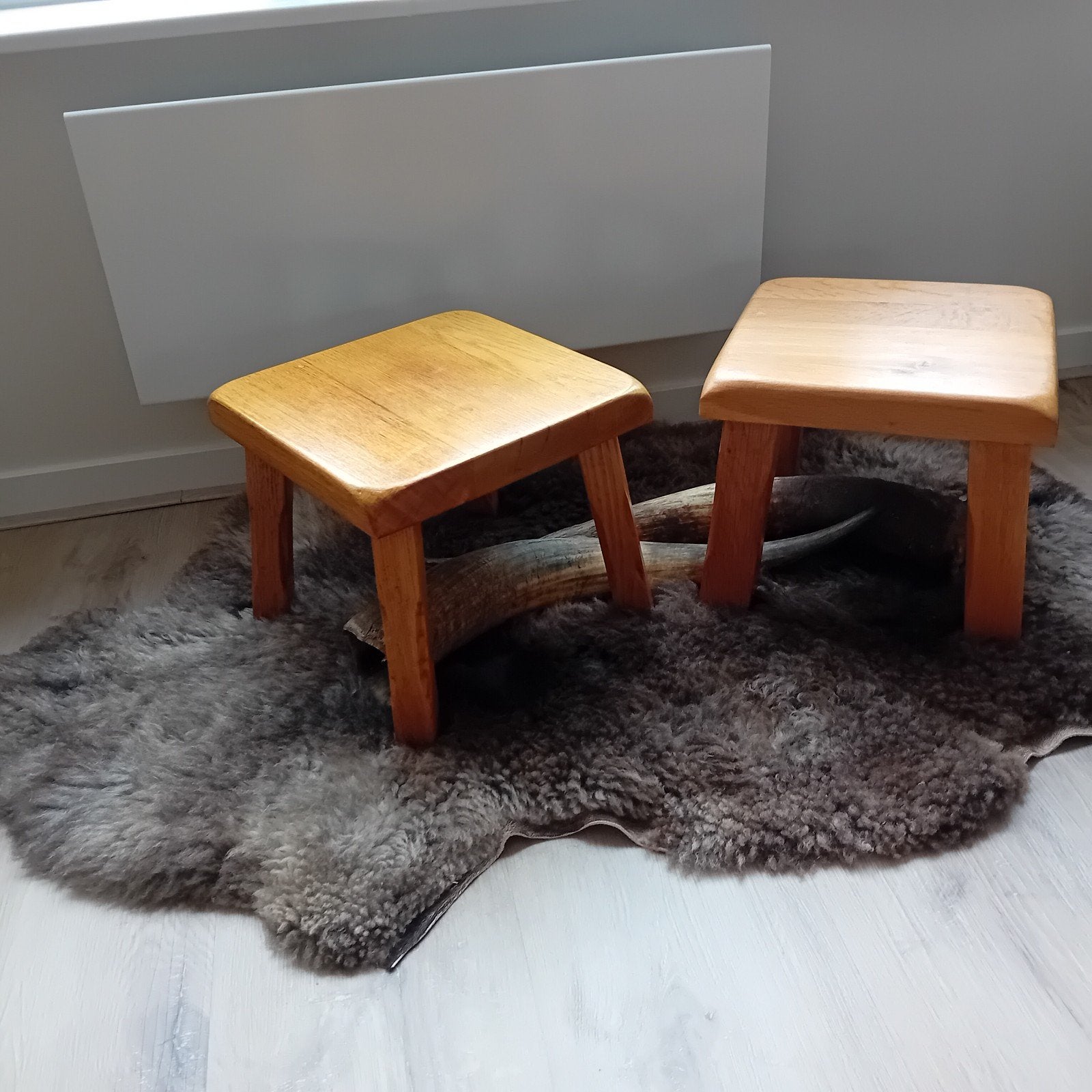 Set van 2 houten krukjes eikenhout, Ophalen of Verzenden, Gebruikt, Hout