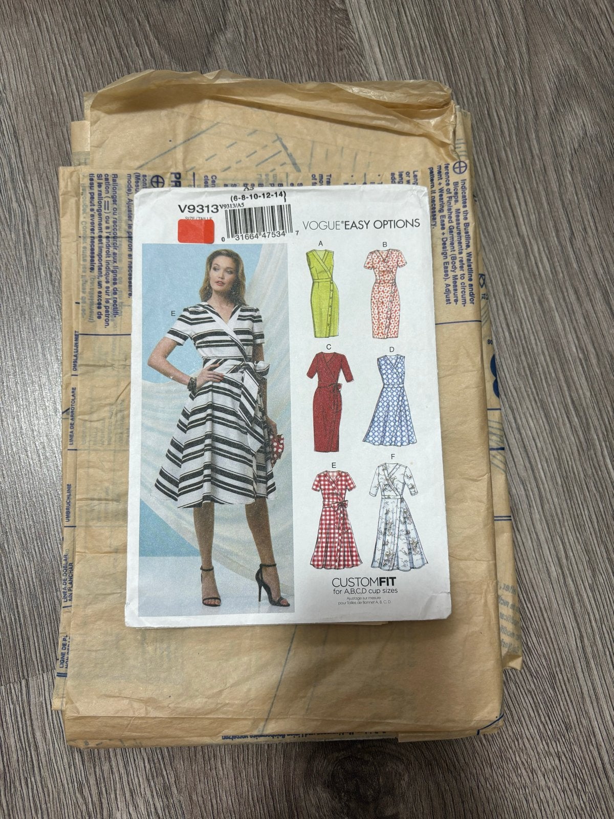 Vogue naaipatroon V9313 - Maat 6 t/m 14, Overige merken, Overige typen, Vrouw, Ophalen of Verzenden