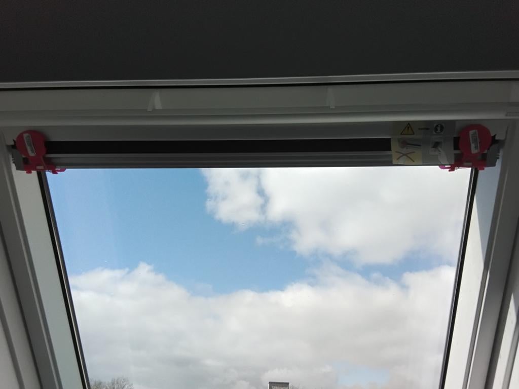 Nieuw Velux dakraam rolgordijn donkerblauw (DKL P08), Ophalen, Blauw, 100 tot 150 cm, Nieuw