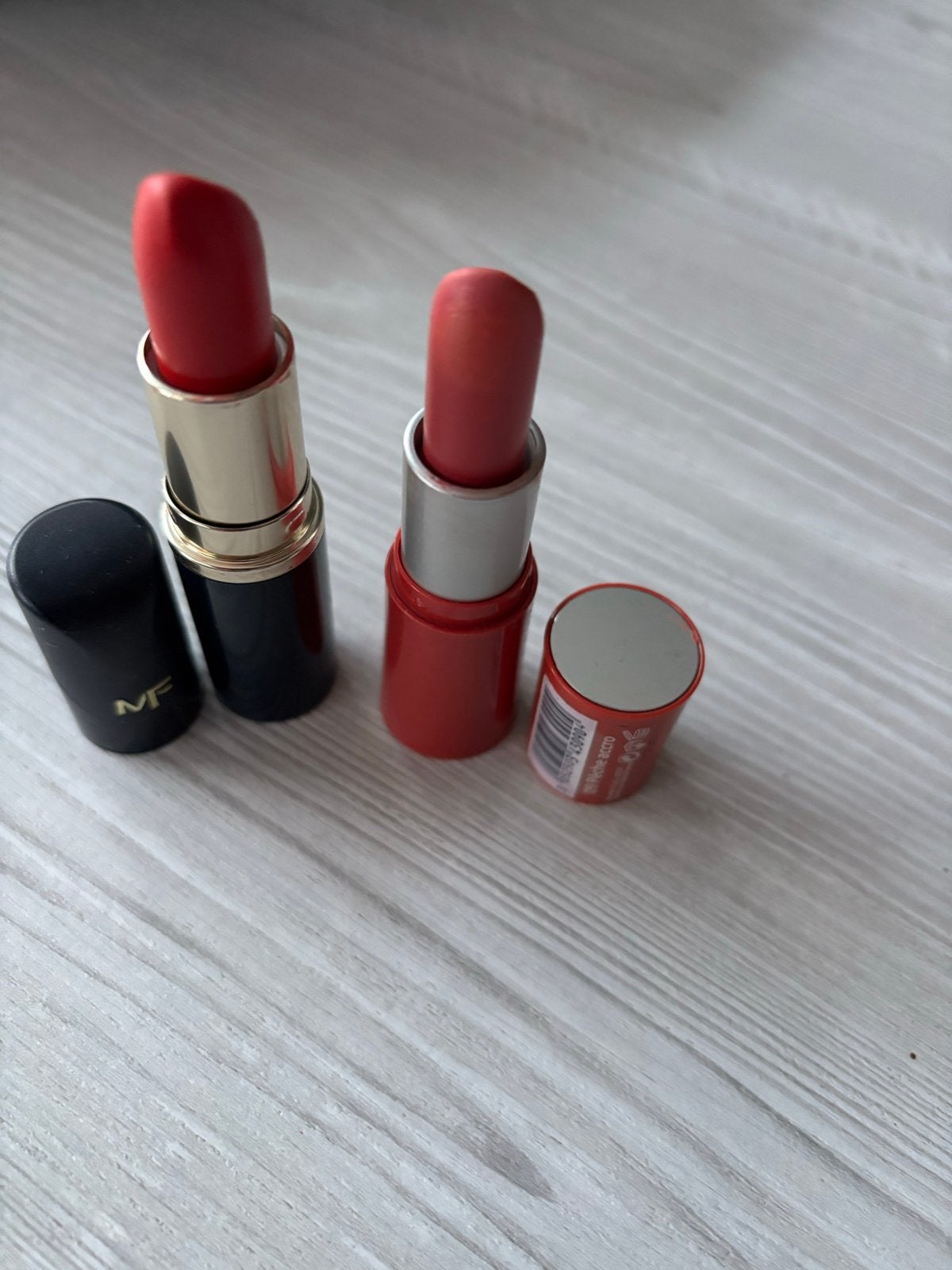 Max Factor & Bourjois Lippenstiften - Koraal & Perzik, Gebruikt, Lippen, Oranje, Ophalen of Verzenden