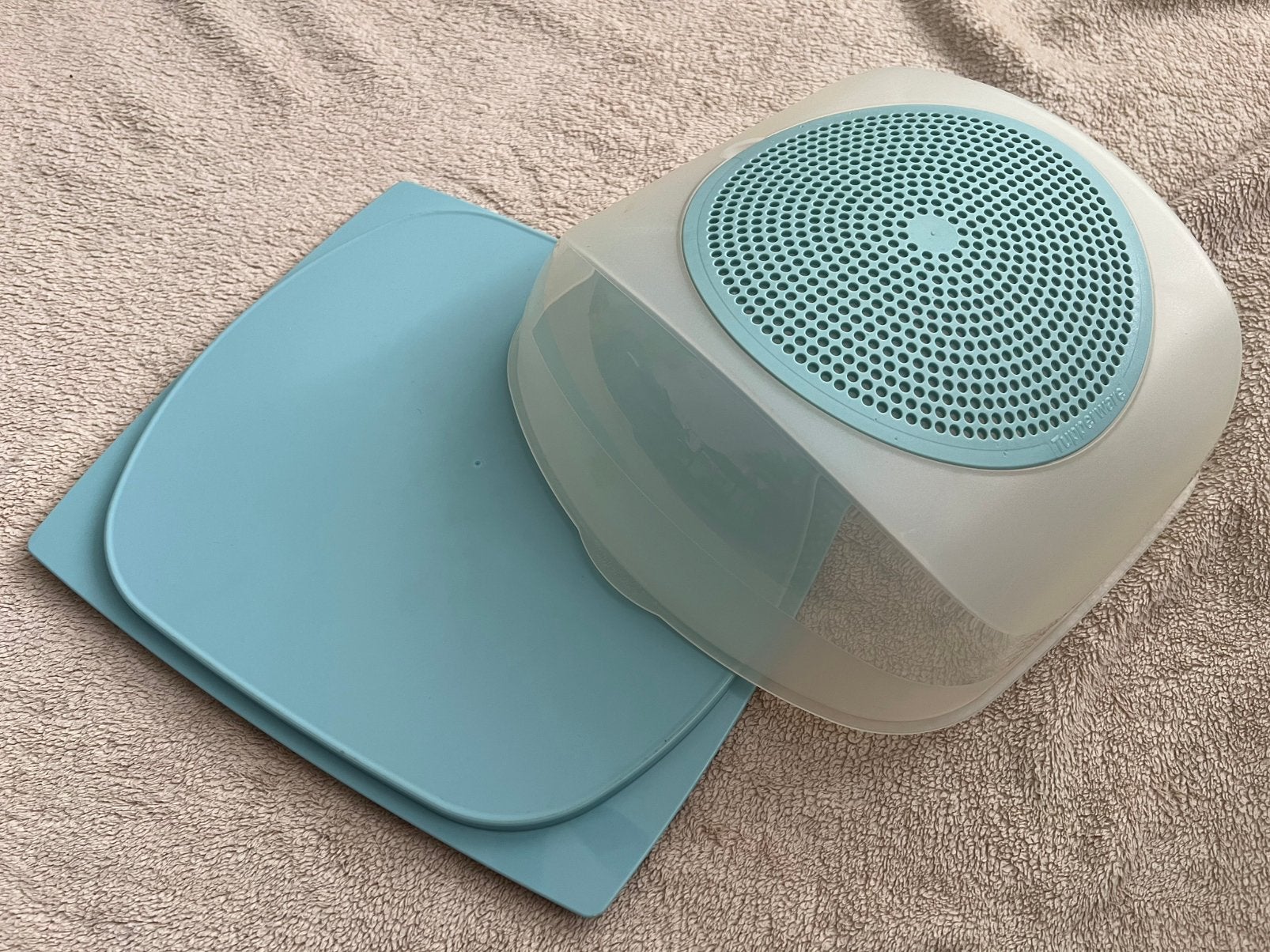Grote Tupperware kaasdoos met ventilatierooster, Ophalen of Verzenden, Gebruikt, Blauw, Bus of Trommel