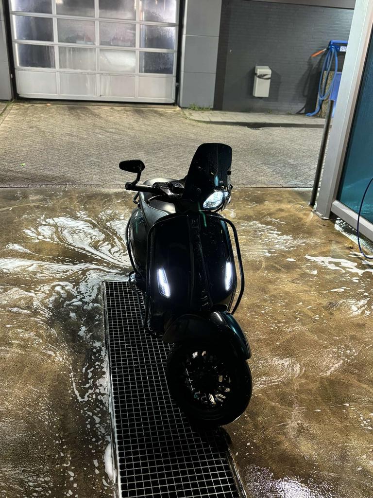 Vespa sprint S 45km/u -, Fietsen en Brommers, Scooters | Vespa, Ophalen, Maximaal 45 km/u, Vespa S, Zo goed als nieuw