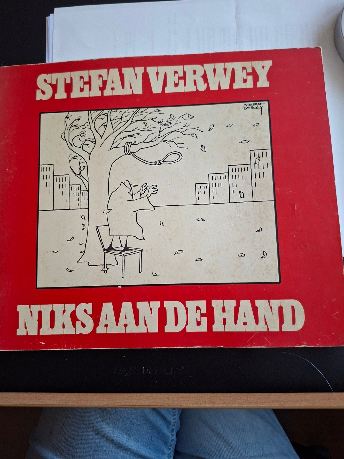 Stefan Verwey. Niks aan de hand uitgave 1978, Ophalen of Verzenden, Gelezen, Cartoons