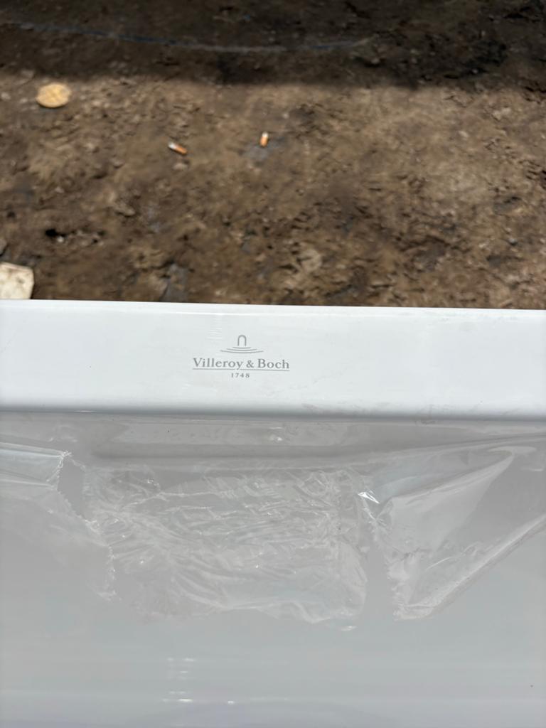 Villeroy & Boch Ligbad - Nieuw met lichte schade, Ophalen, Nieuw, Kunststof