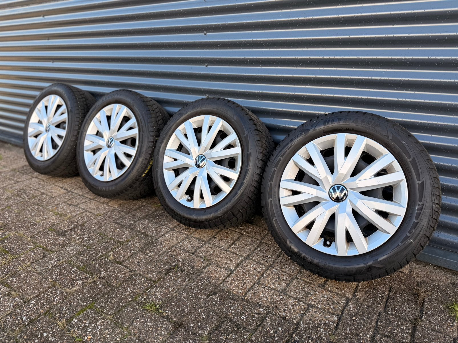 OEM VW 16 inch 5x112 Winter Golf 8 VIII Sportsvan Plus, Ophalen, Gebruikt, 16 inch, Banden en Velgen