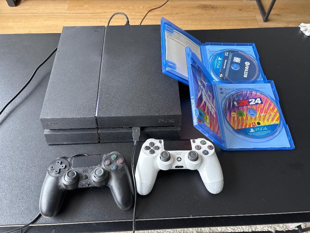 PS4 PlayStation 4  – 2 Controllers + 2 games, Ophalen, 2 spelers, Zo goed als nieuw, Vanaf 3 jaar