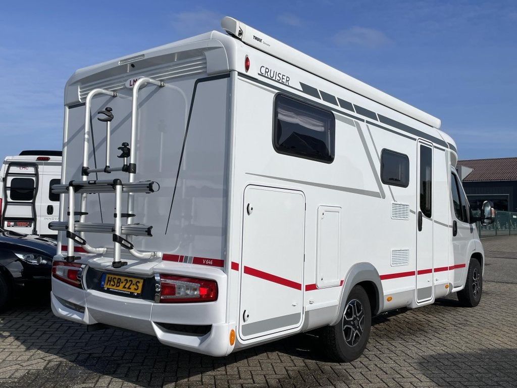 LMC Cruiser 646 G AIRCO/AUT/VLOERVERWARMING, Caravans en Kamperen, Automaat, Standaard zit, Koelkast, Fiat