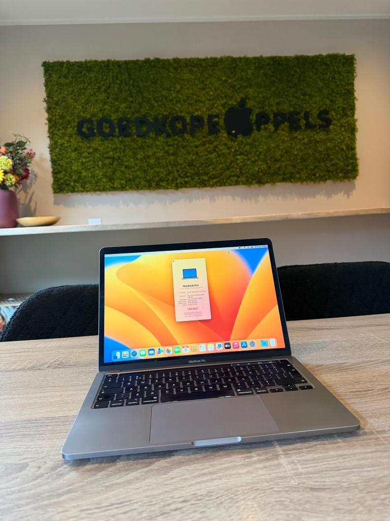 MacBook Pro 13 inch 2020 i5 8GB 256GB | vocht, Gebruikt, Support@apple.com, Ophalen, MacBook Pro