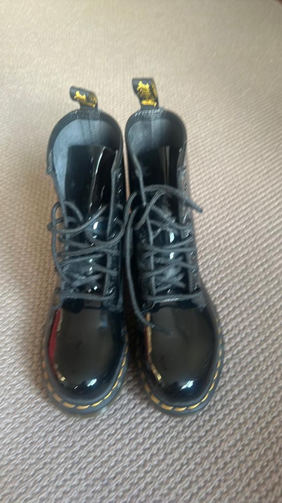 Dr Martens, laarzen maat 39, Kleding | Dames, Schoenen, Ophalen of Verzenden, Zo goed als nieuw, Zwart