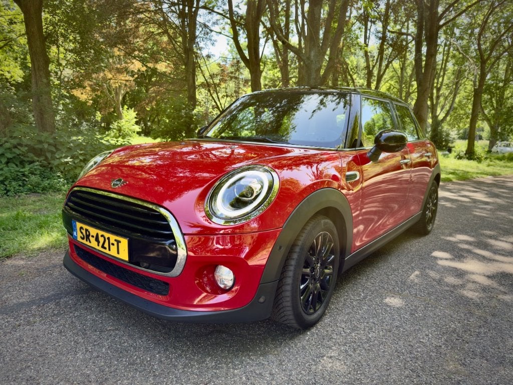 MINI Cooper 1.5 Chili 5-drs Aut | Harman/Kardon | APK 06-27, Auto's, 136 pk, Bluetooth, 1165 kg, Leder en Stof