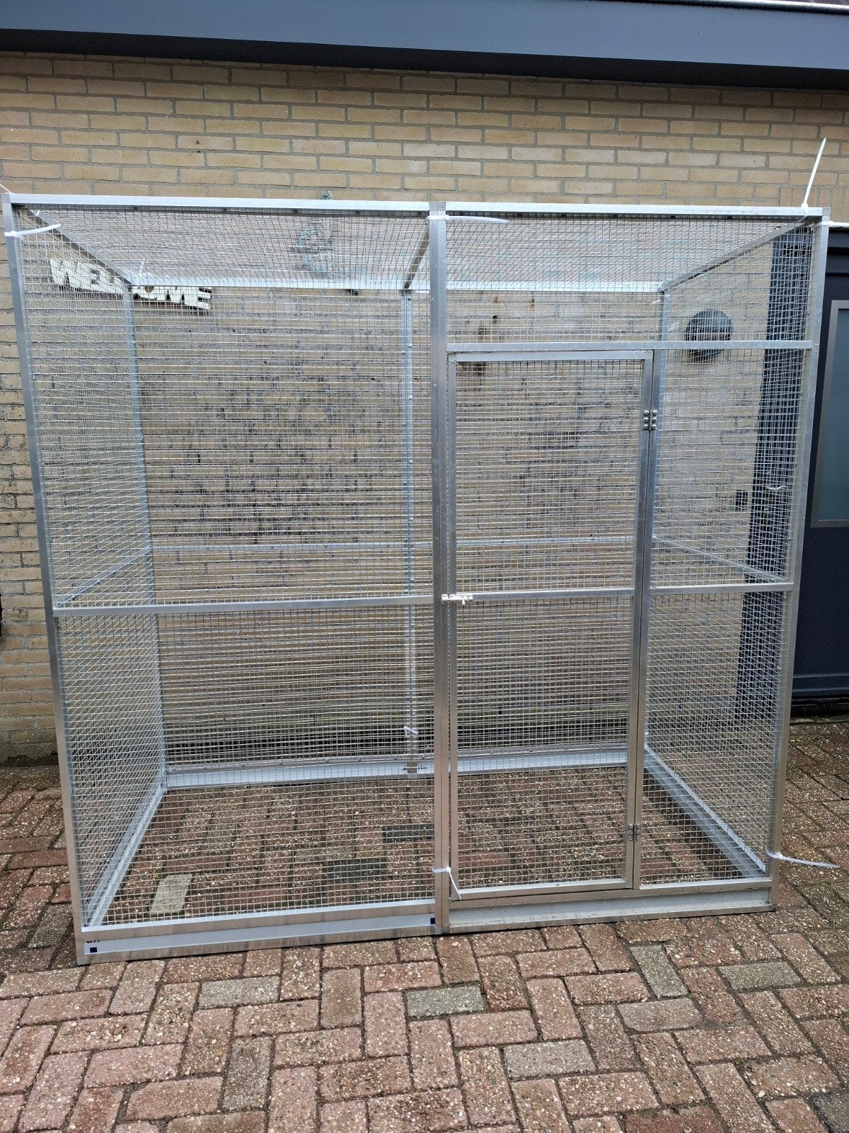 Voliere van aluminium gazen panelen met morsrand, Ophalen, Aluminium, Volière