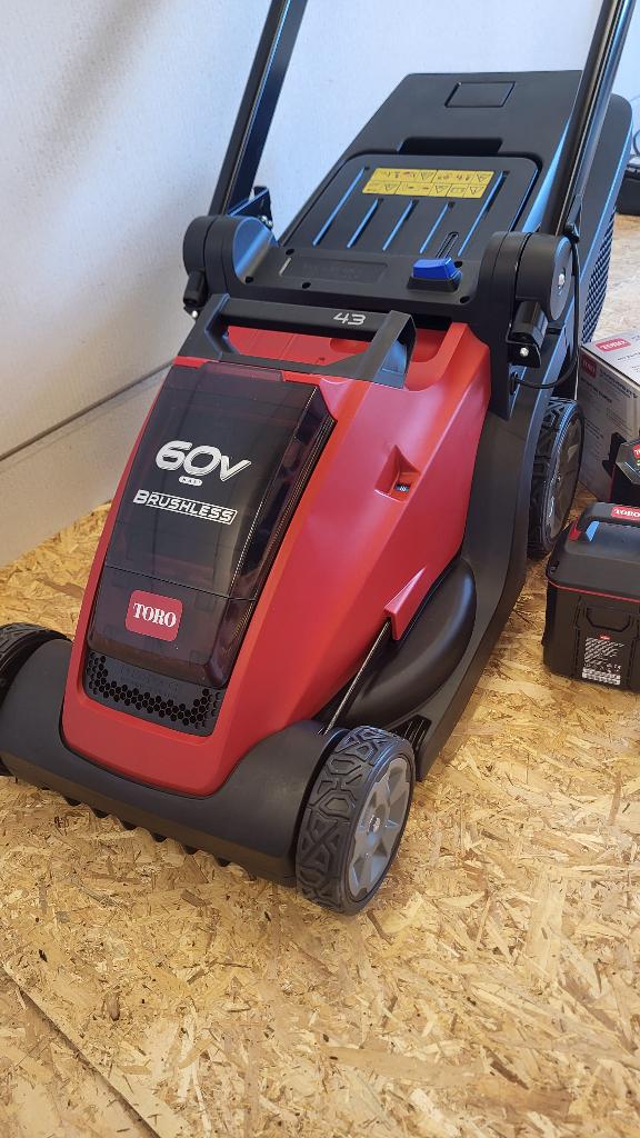 Toro Grasmaaier 60V 4.0AH Accu Gras maaier NIEUW, Tuin en Terras, Grasmaaiers, Ophalen, Accu-grasmaaier, Nieuw, 40 t/m 49 cm