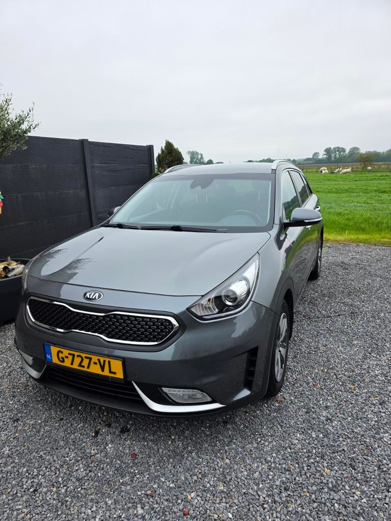 Kia Niro 1.6 GDi Hybrid 141pk Dct6 2016 Grijs, Auto's, 1580 cc, 75 €/maand, 26 km/l, SUV of Terreinwagen