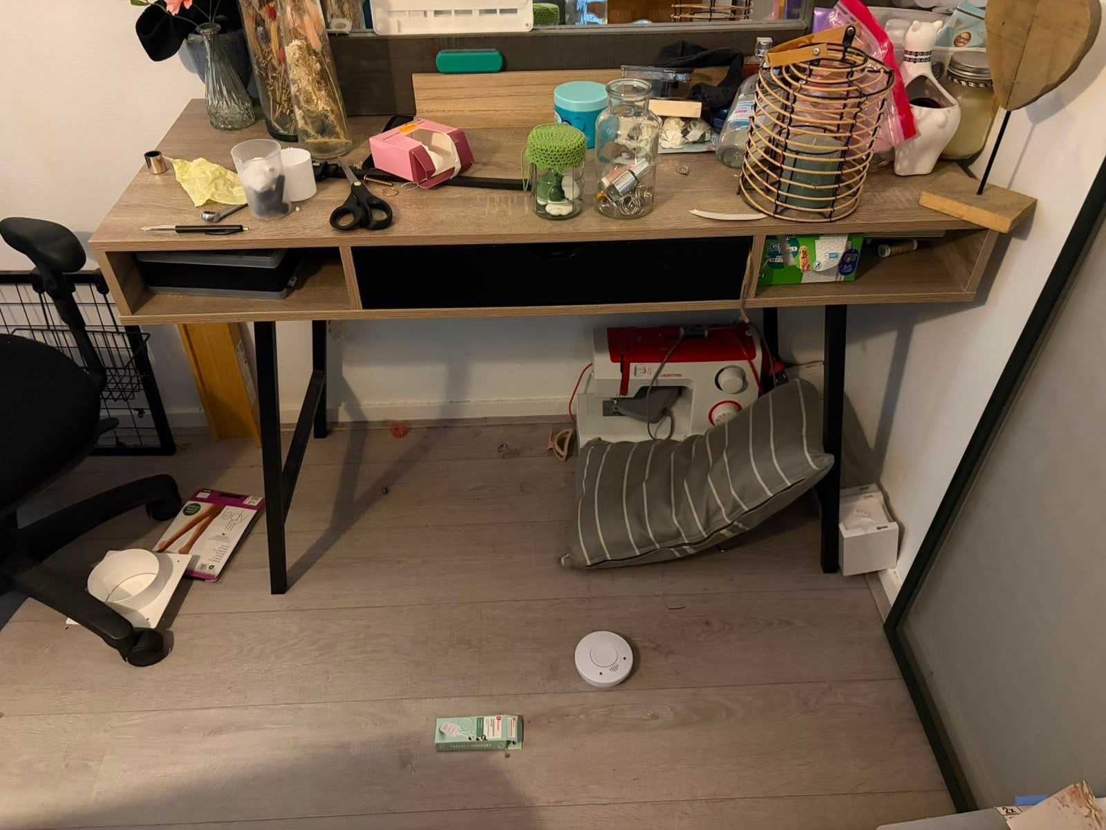 Net bureau, zo goed als nieuw, Huis en Inrichting, Ophalen, Met lades, Hout, Bruin