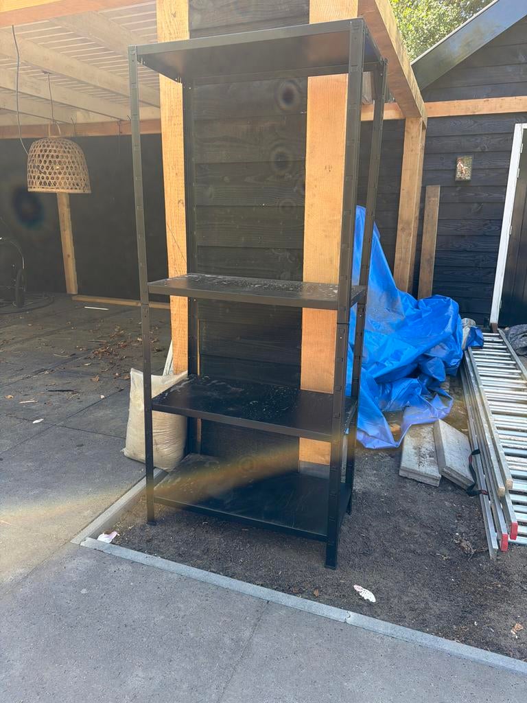 Gratis zwart metalen stellingrek met 3 planken, Ophalen, Gebruikt