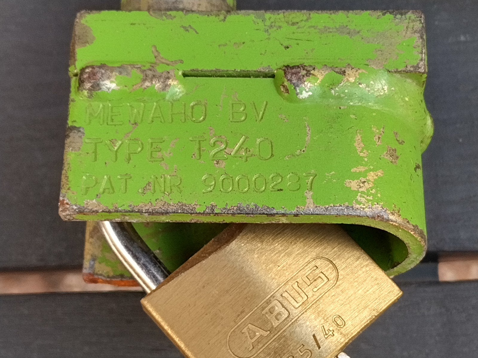 Mewaho BV Type T240 Disselslot met ABUS hangslot, Ophalen of Verzenden
