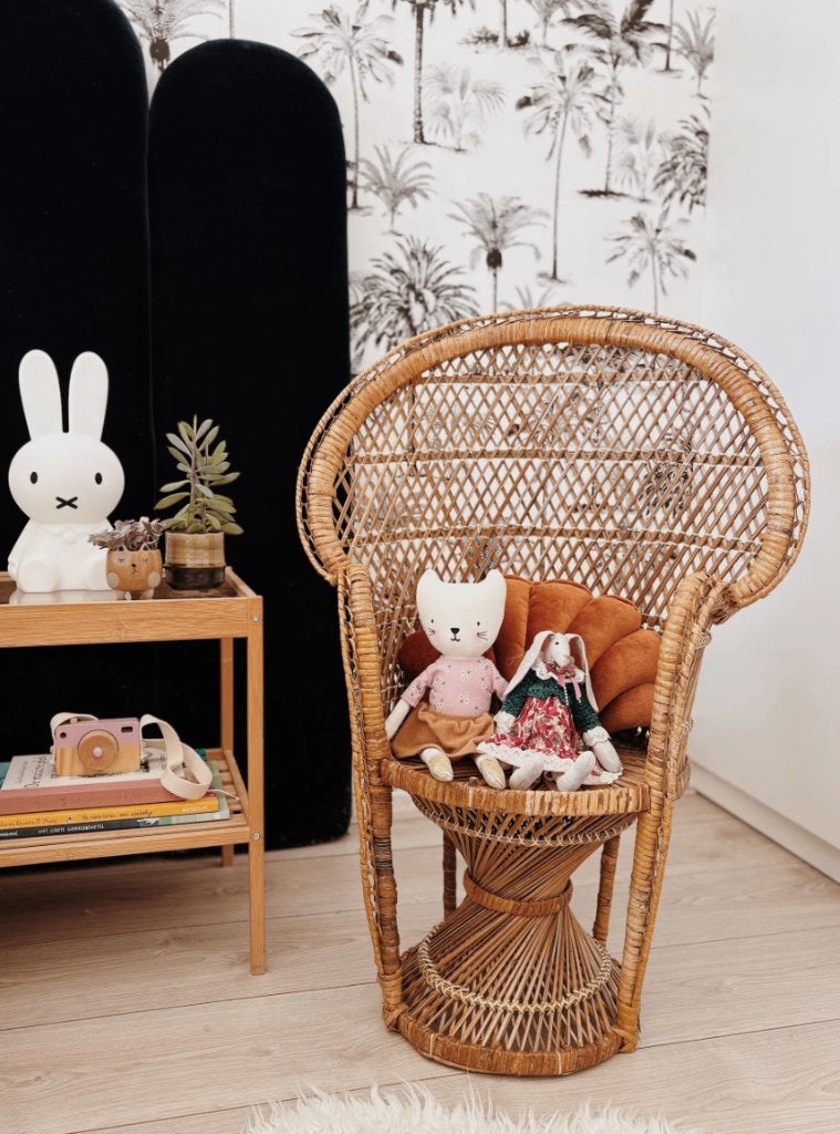 VINTAGE KINDER PAUWSTOEL | ROTAN, Kinderen en Baby's, Kinderkamer | Tafels en Stoelen, Ophalen, -, -, Zo goed als nieuw