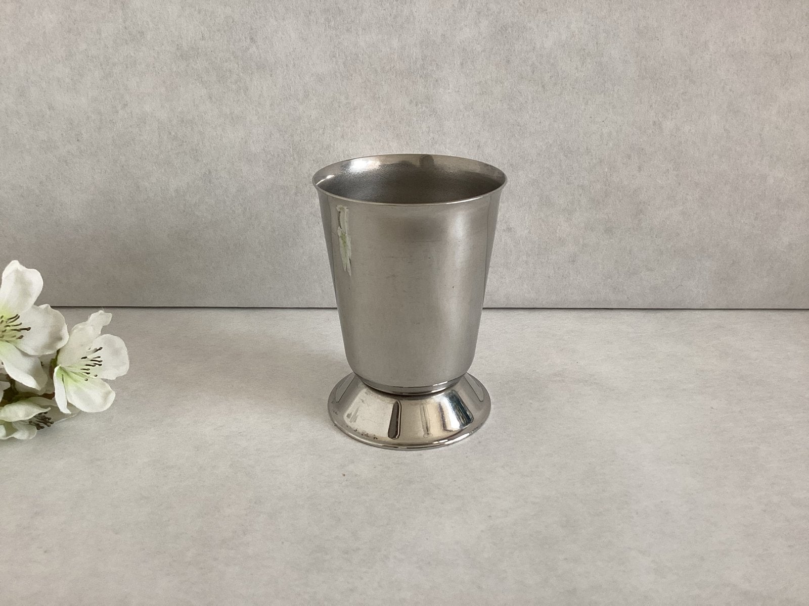 Alfra Alessi 18/10 RVS beker of vaasje - zilverkleurig, Zilver, Ophalen of Verzenden, Overige typen, Gebruikt