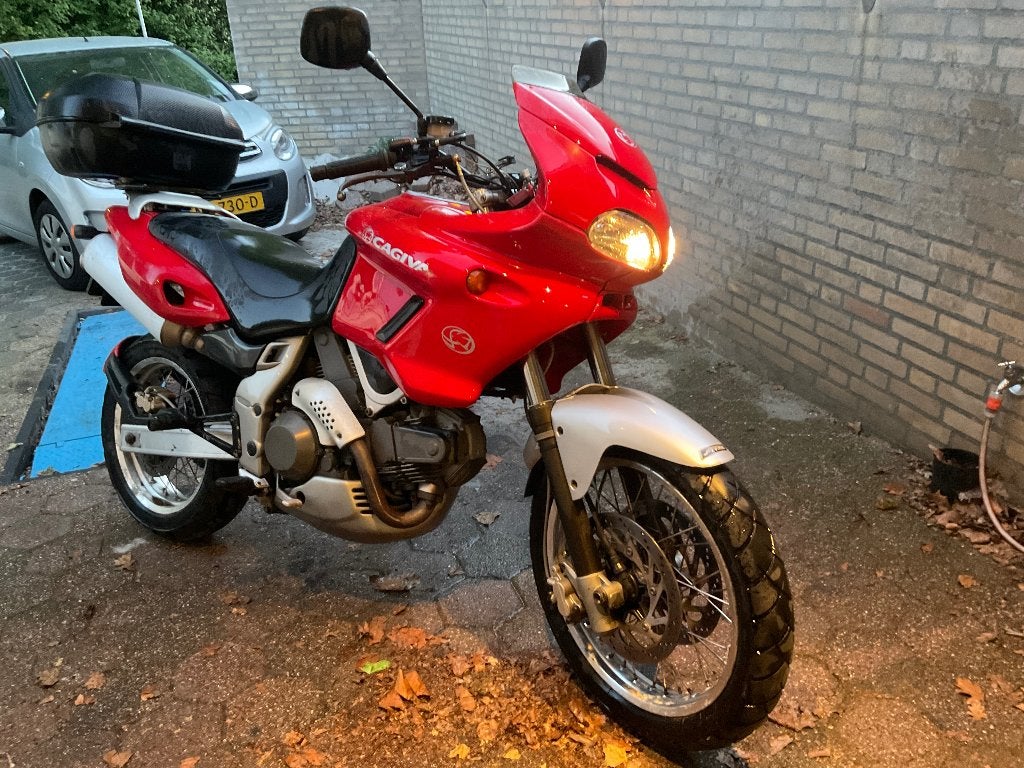 Cagiva Gran Canyon 900, Motoren, Handvatverwarming, 2 cilinders, Motorrijbewijs A, Gebruikt