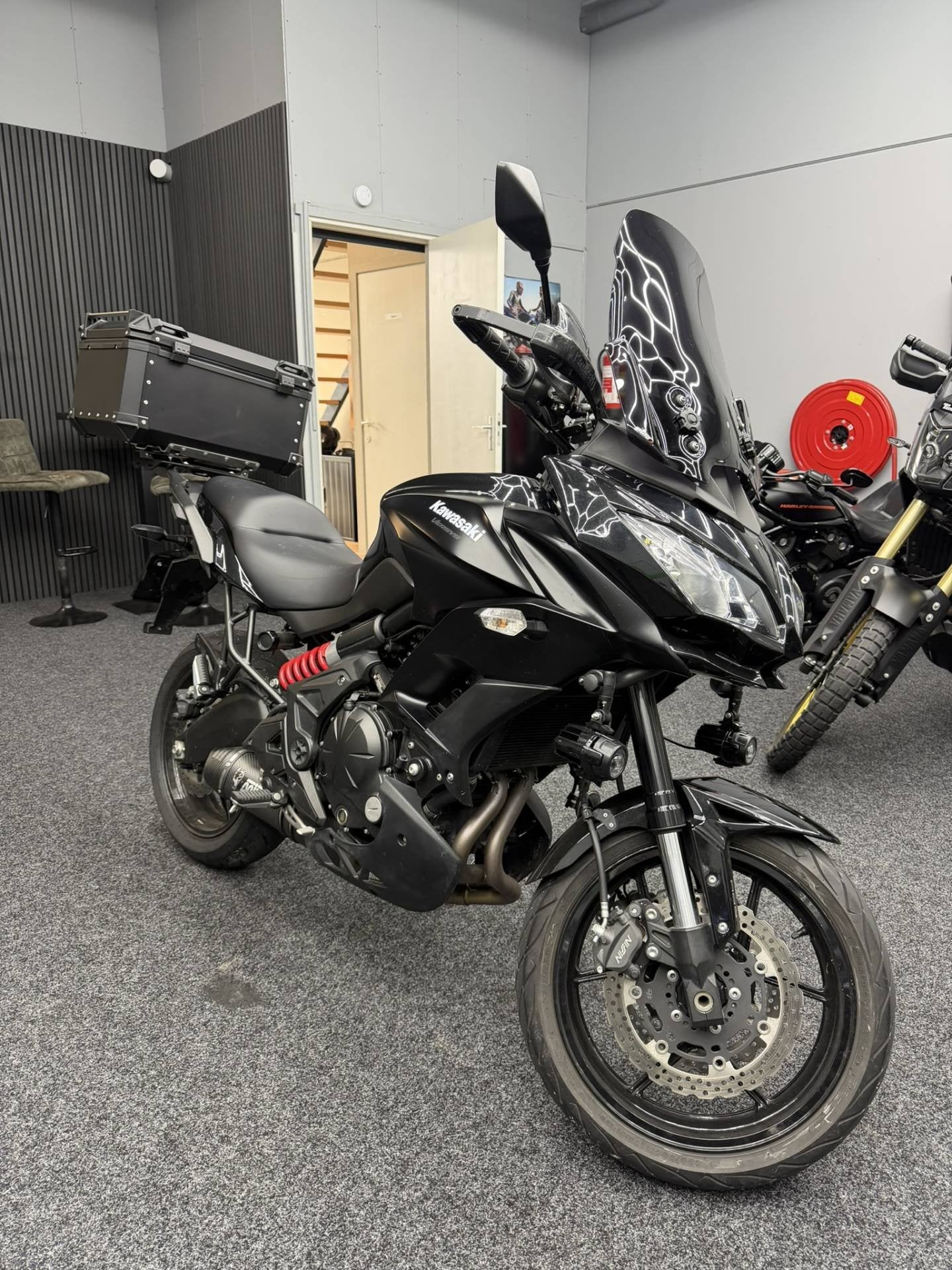 Kawasaki Versys 650 ABS | Mivv | Topkoffer | Verstralers | 2, Info@vandoornmotors.nl, 649 cc, Kraaivenstraat 23-5
5048AB  TILBURG, NL