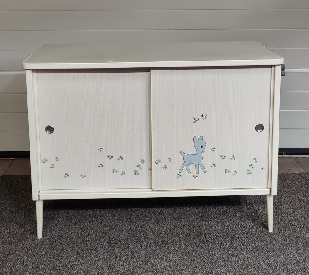 Vintage commode met Bambi-opdruk, Kinderen en Baby's, Kinderkamer | Commodes en Kasten, Gebruikt, 75 tot 100 cm, Minder dan 50 cm