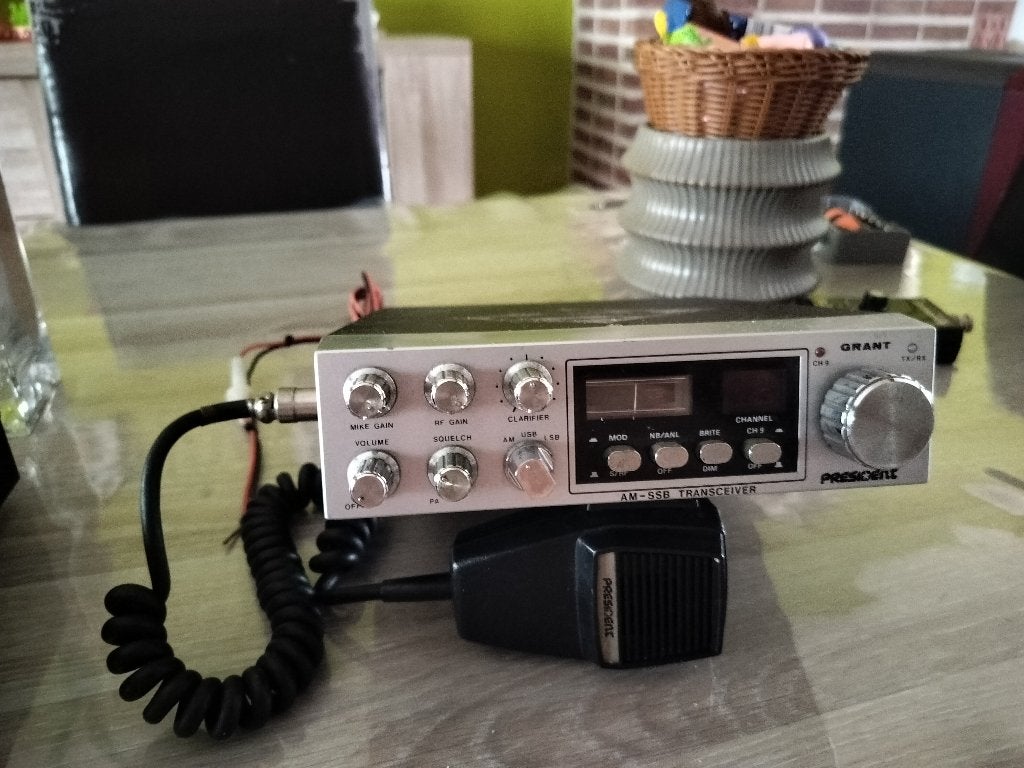 grant 1 met beugel hand mike en voedings kabeltje, Ophalen of Verzenden, Gebruikt, Zender en Ontvanger