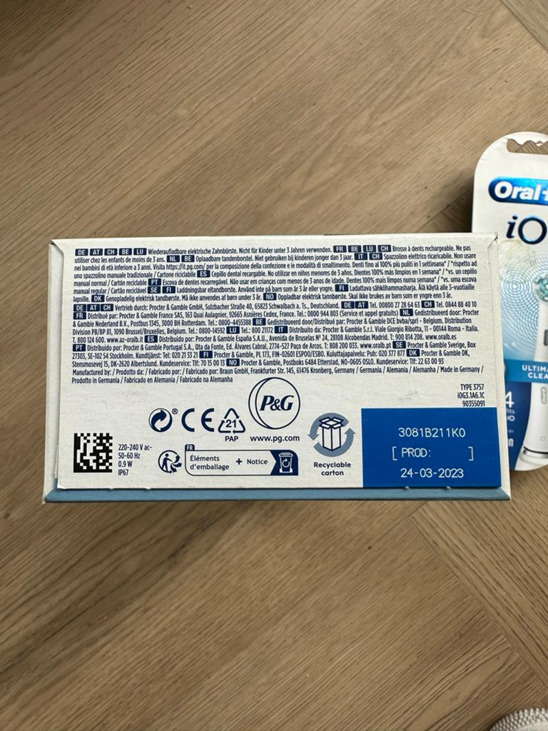 Oral-B iO Series 3s Elektrische Tandenborstel + Opzetborstel, Ophalen of Verzenden, Zo goed als nieuw, Tandenborstel