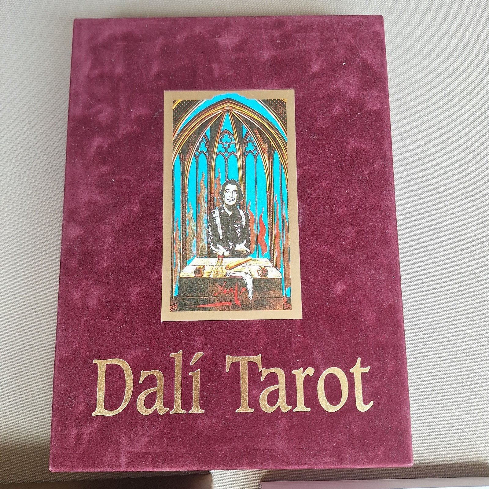 Dali Tarot set met boek en kaarten - Zo goed als nieuw, Tarot of Kaarten leggen, Overige typen, Johannes Fiebig, Ophalen of Verzenden
