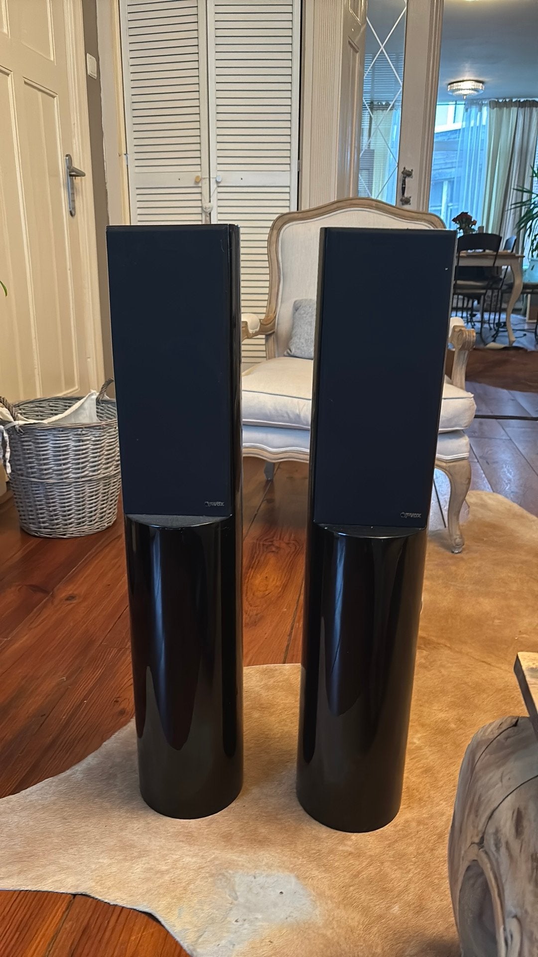 V Vox Speakers -Tanga, Stereo speakers, Zo goed als nieuw, 60 tot 120 watt, Geschikt voor surround/home cinema