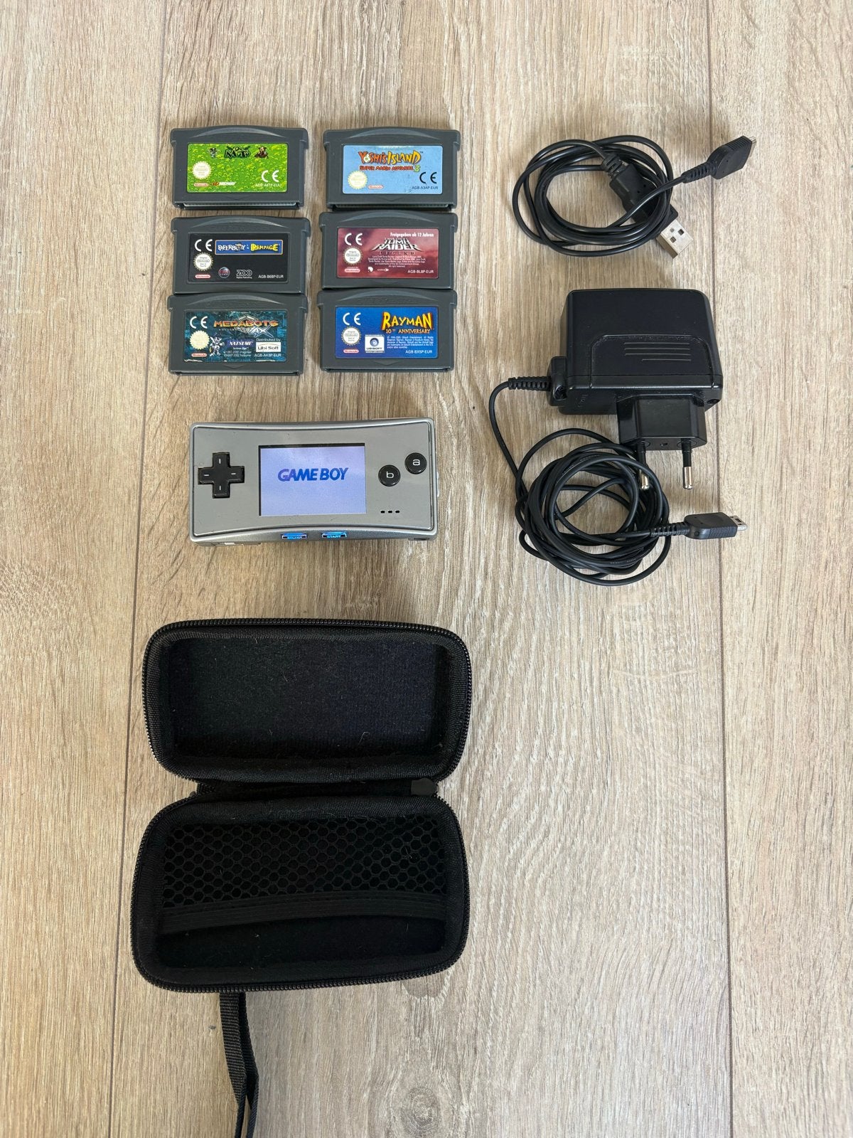 Game Boy Micro met 6 spellen en accessoires, Spelcomputers en Games, Avontuur en Actie, Gebruikt, 1 speler, Ophalen of Verzenden