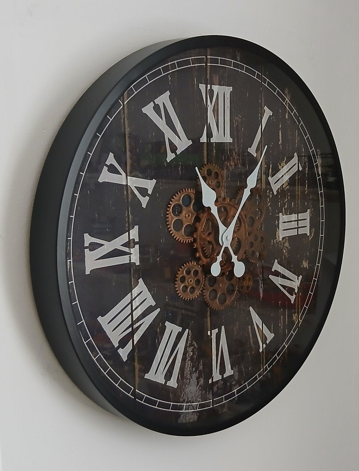 Grote wandklok met Romeinse cijfers en zichtbaar uurwerk, Ophalen, Wandklok, Analoog, Zo goed als nieuw