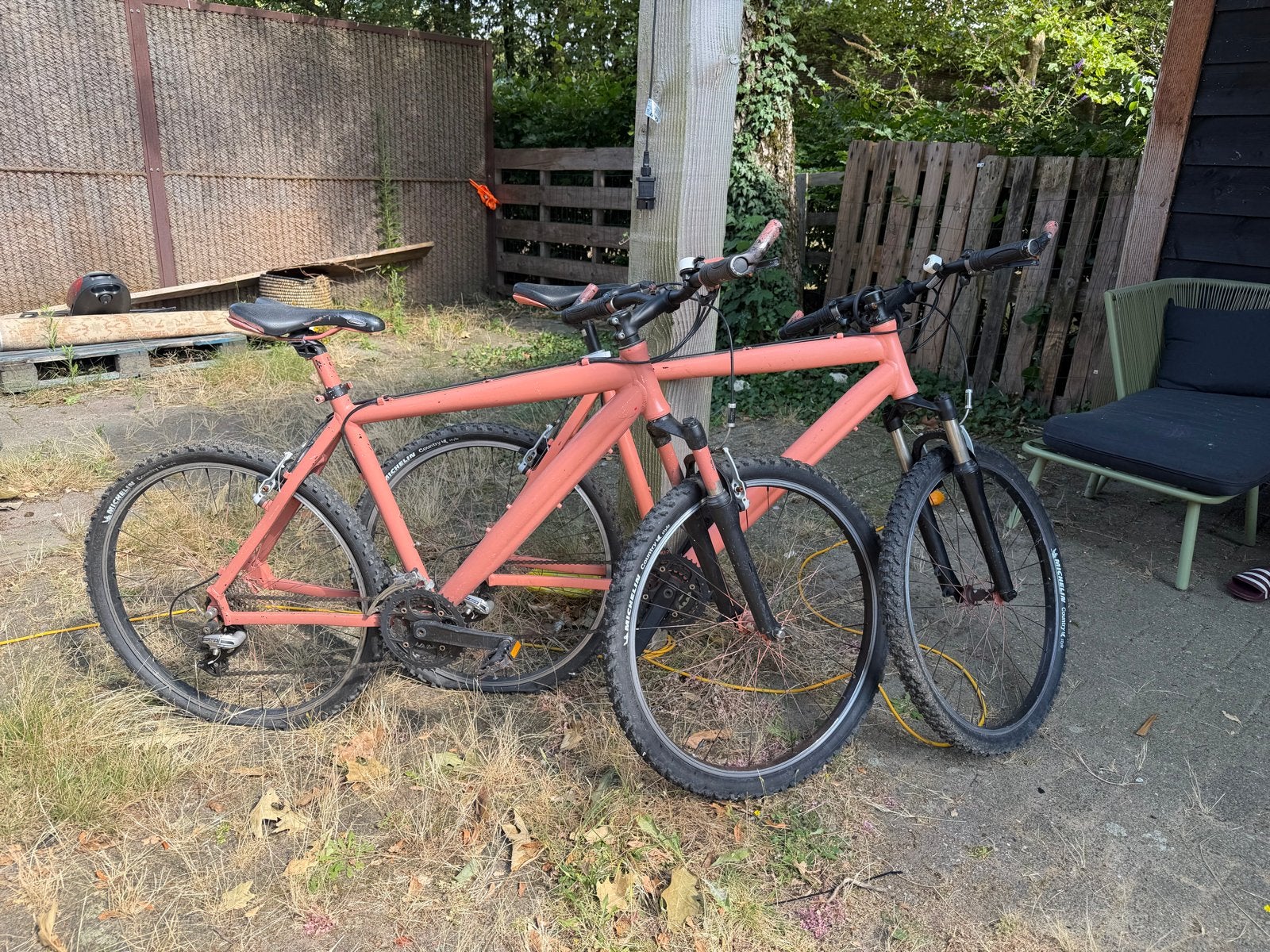 Gratis op te halen. Twee roze mountainbikes, Fietsen en Brommers, 53 tot 57 cm, Ophalen, Gebruikt, Overige merken