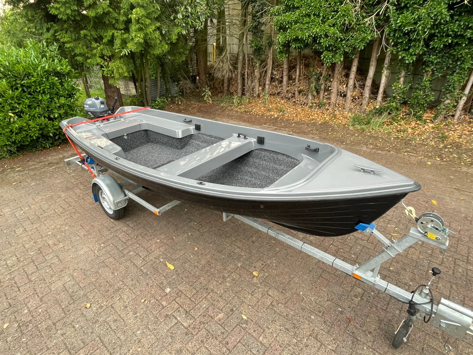 Motorboot sloep bootje 4.80m + Yamaha 6pk + Trailer (NIEUW), Watersport en Boten, Sloepen, Ophalen, Zo goed als nieuw, Buitenboordmotor