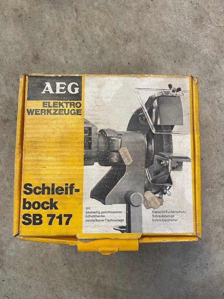 AEG Schleifbock SB 717 - Werkbankslijpmachine, Doe-het-zelf en Verbouw, Gereedschap | Slijpmachines, Ophalen, Nieuw, Minder dan 700 watt