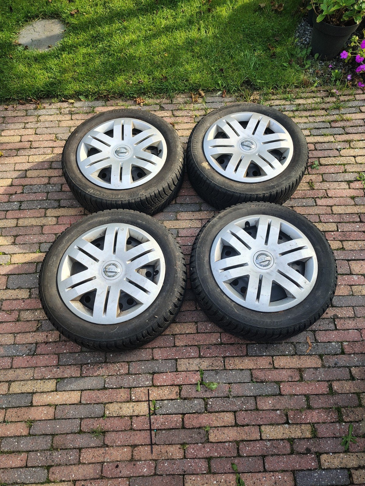 Winterbanden Nissan Micra 2021 (195/55/R16), Auto-onderdelen, Ophalen, Gebruikt, 15 inch, Banden en Velgen