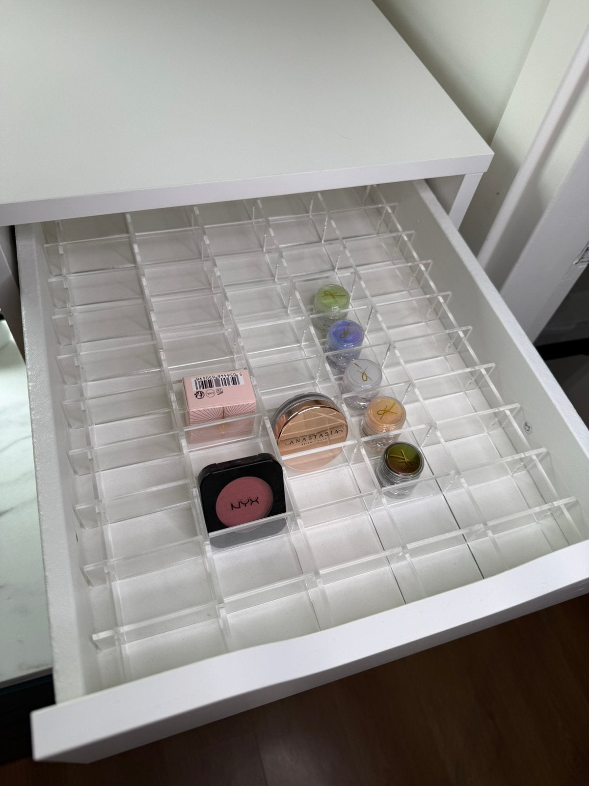 TidyUps make-up organizer voor compacts, Sieraden, Tassen en Uiterlijk, Uiterlijk | Cosmetica en Make-up, Zo goed als nieuw, Toebehoren