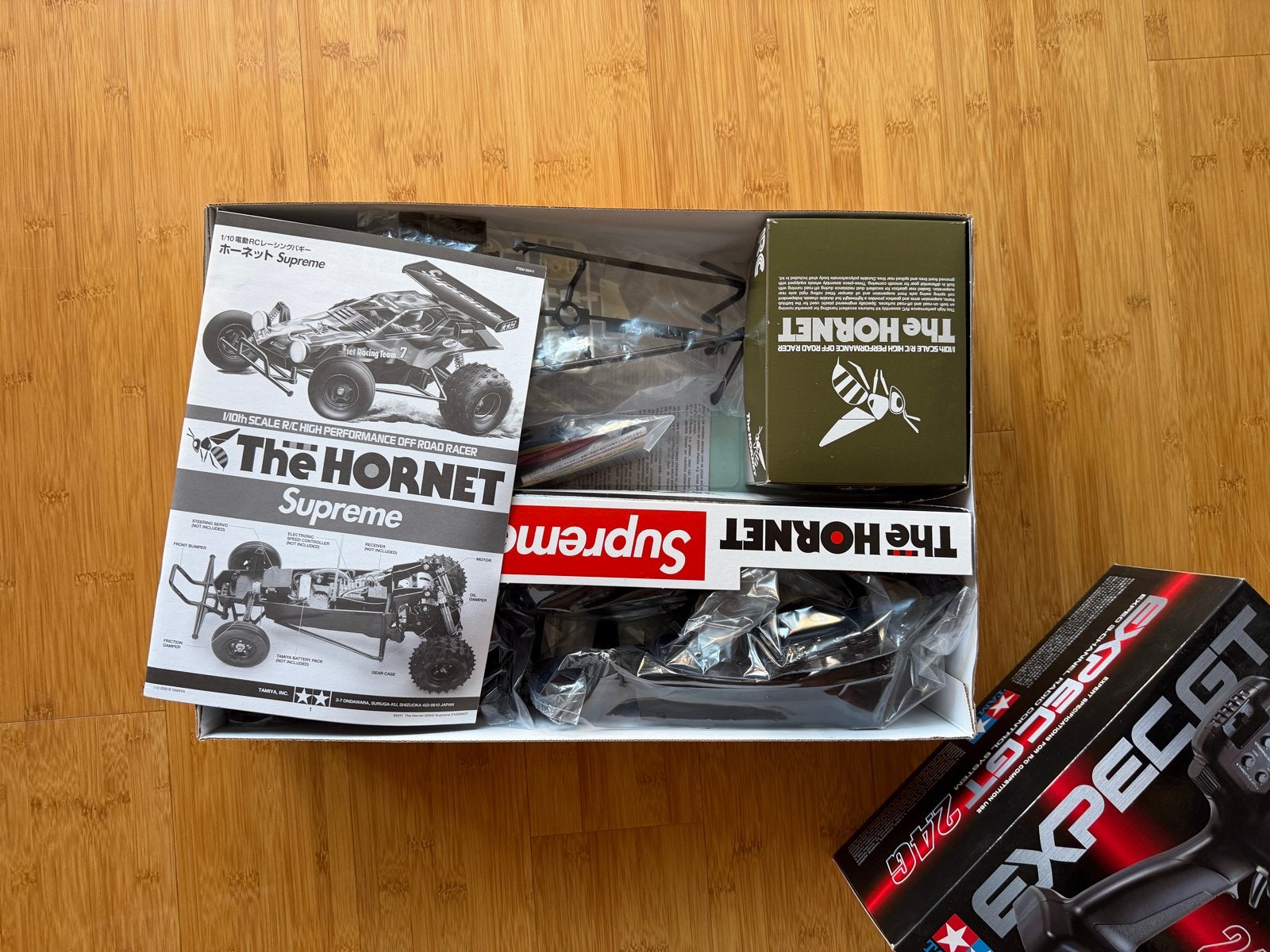Tamiya The Hornet Supreme RC Buggy met afstandsbediening, Hobby en Vrije tijd, Auto offroad, Nieuw, Schaal 1:10, RTR (Ready to Run)