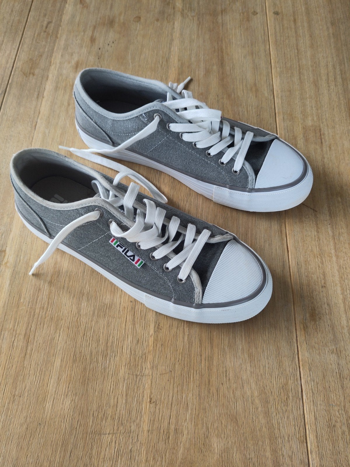 Fila sneakers grijs maat 43, Ophalen of Verzenden, Sneakers of Gympen, Zo goed als nieuw, Fila