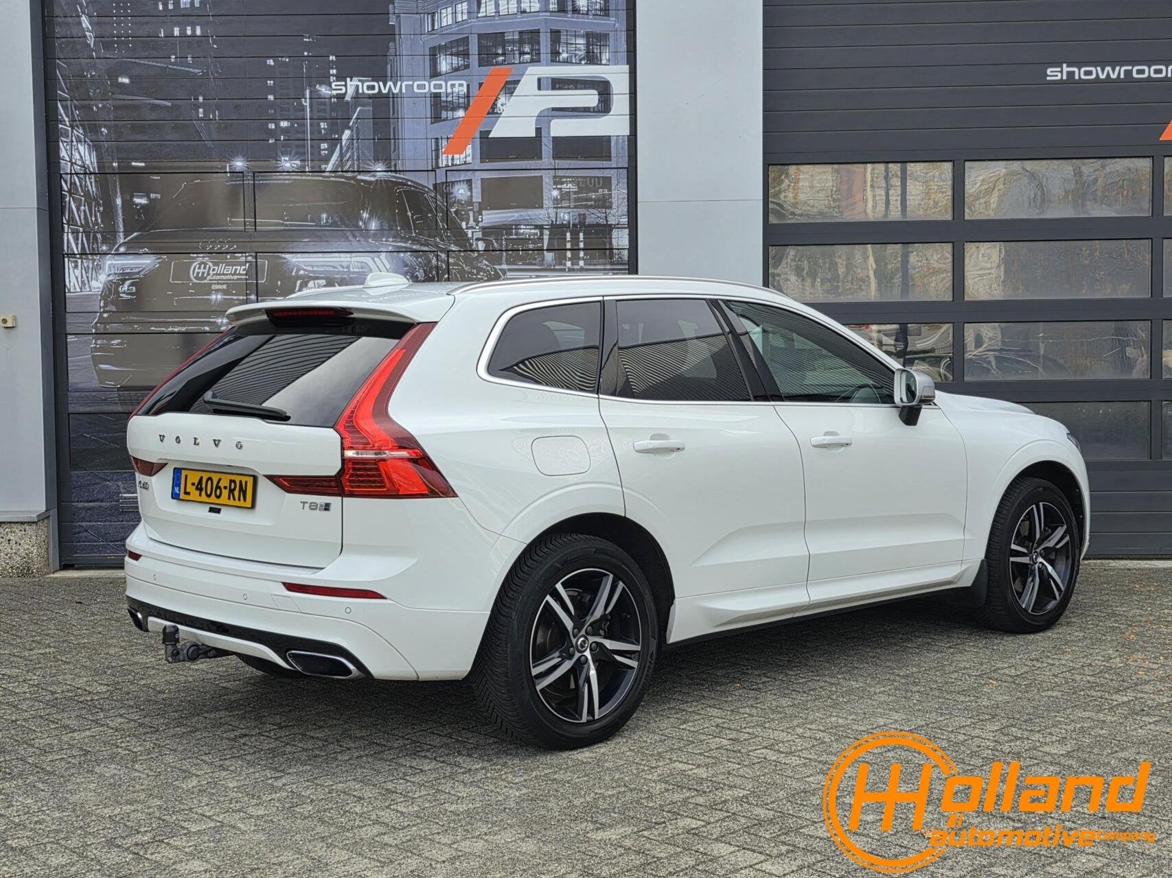 Volvo XC60 2.0 T8 Twin Engine AWD R-Design|PANO|MEMORY|ACC, Auto's, Automaat, Gebruikt, Euro 6, 320 pk