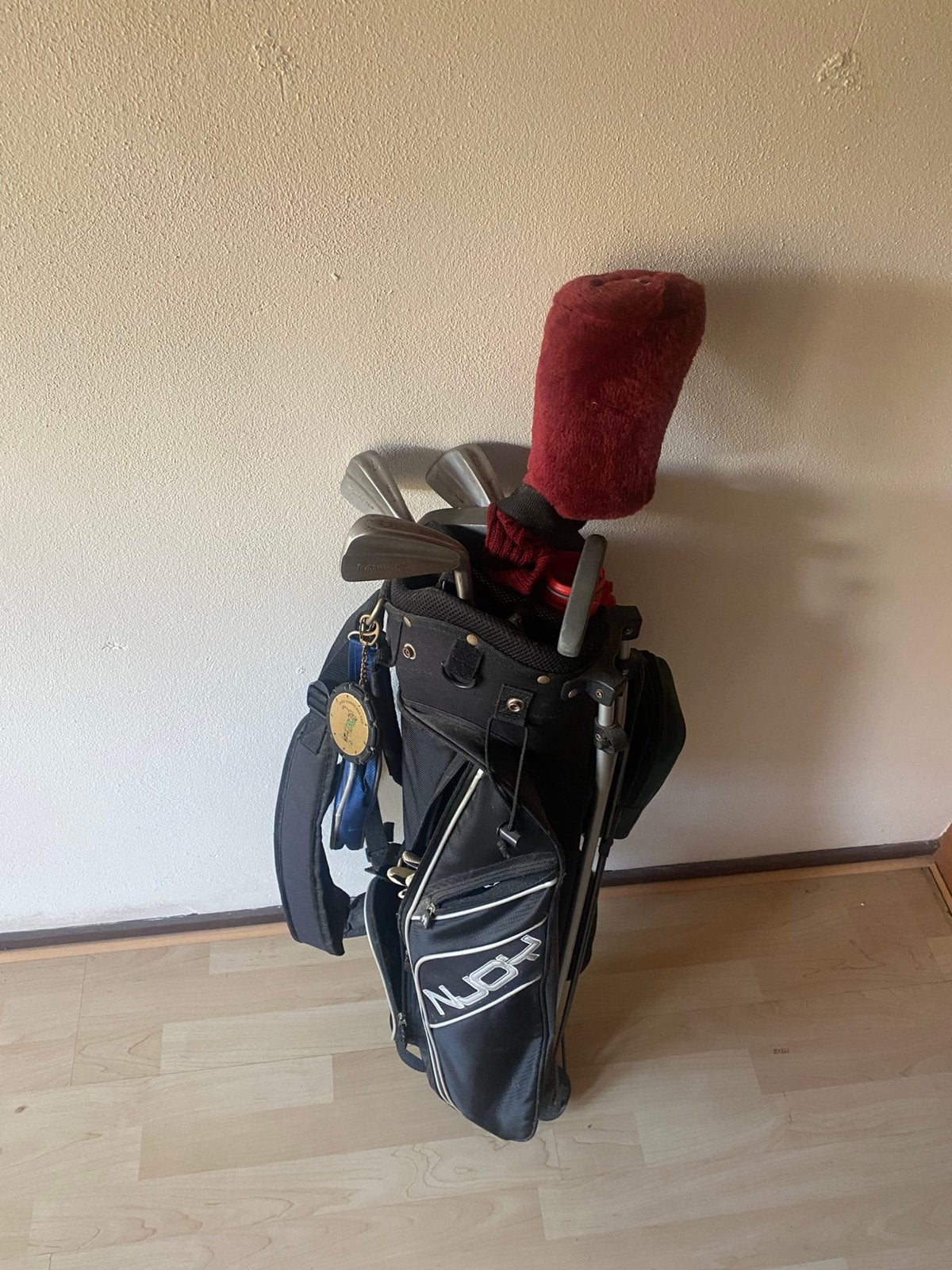 Golftas met clubs, Sport en Fitness, Ophalen, Zo goed als nieuw