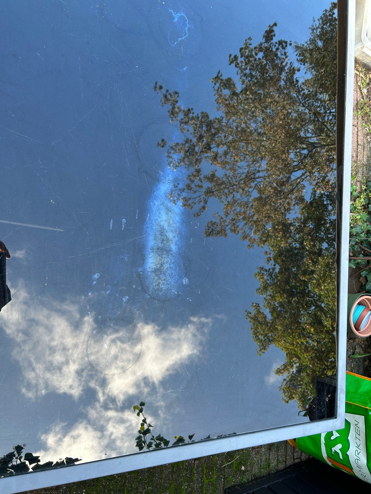 Foto 4 van Aluminium tuintafel met zwart veiligheidsglas (157x97,5 cm)