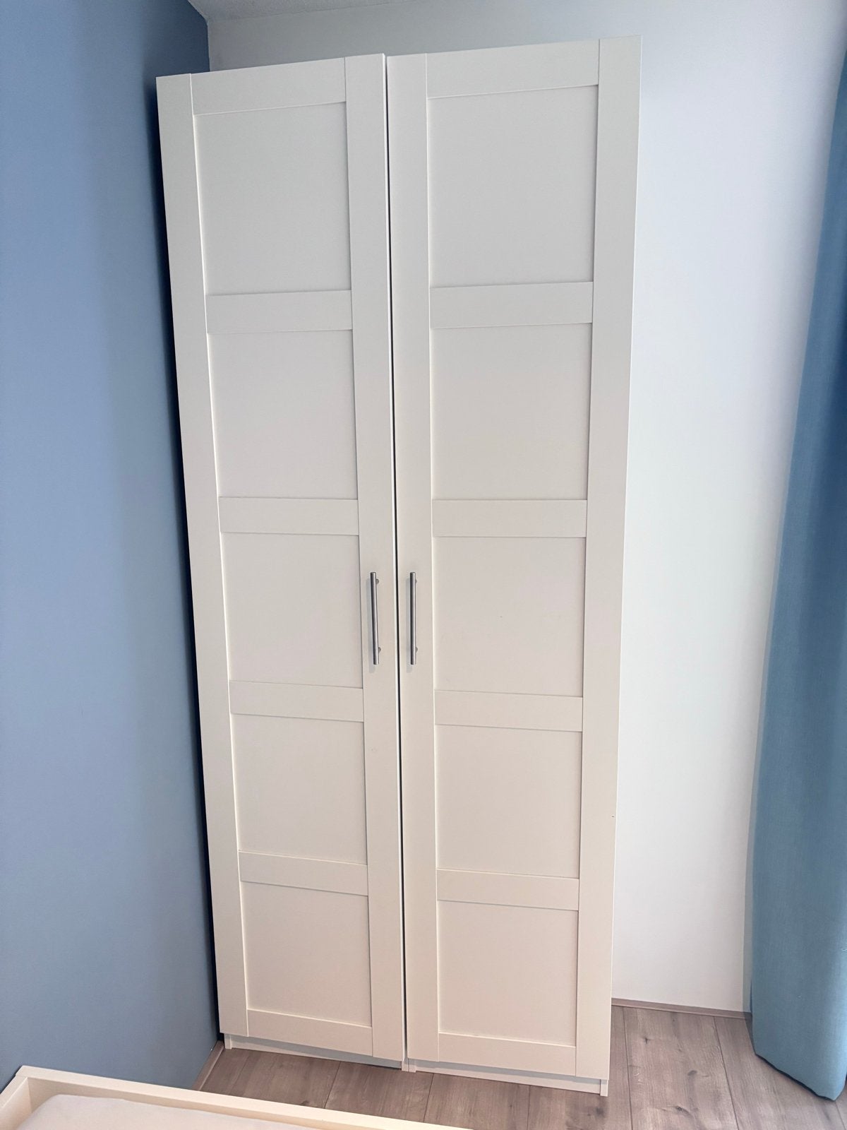 Te koop: Witte kinderkledingkast Ikea, Ophalen, Gebruikt, 200 cm of meer, 50 tot 100 cm