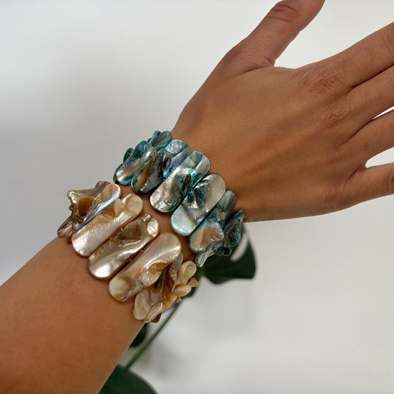 Schelpen armbanden set 2 stuks, Ophalen of Verzenden, Zo goed als nieuw, Overige kleuren, Dame