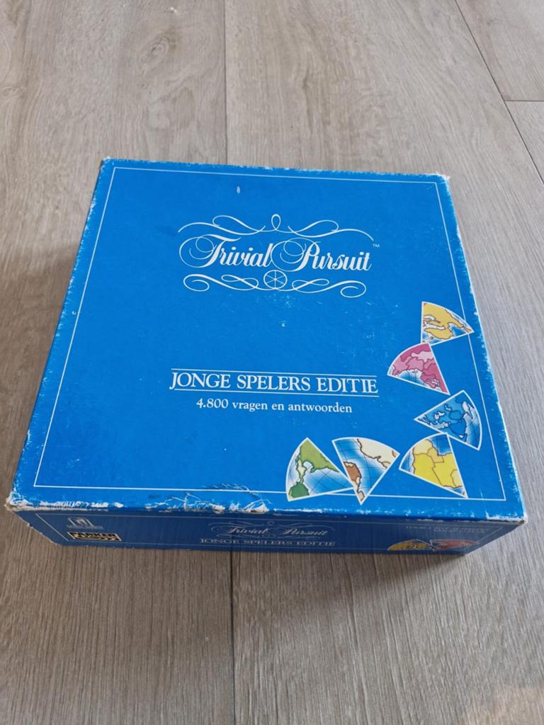 Verschillende bord spelletjes., Ophalen