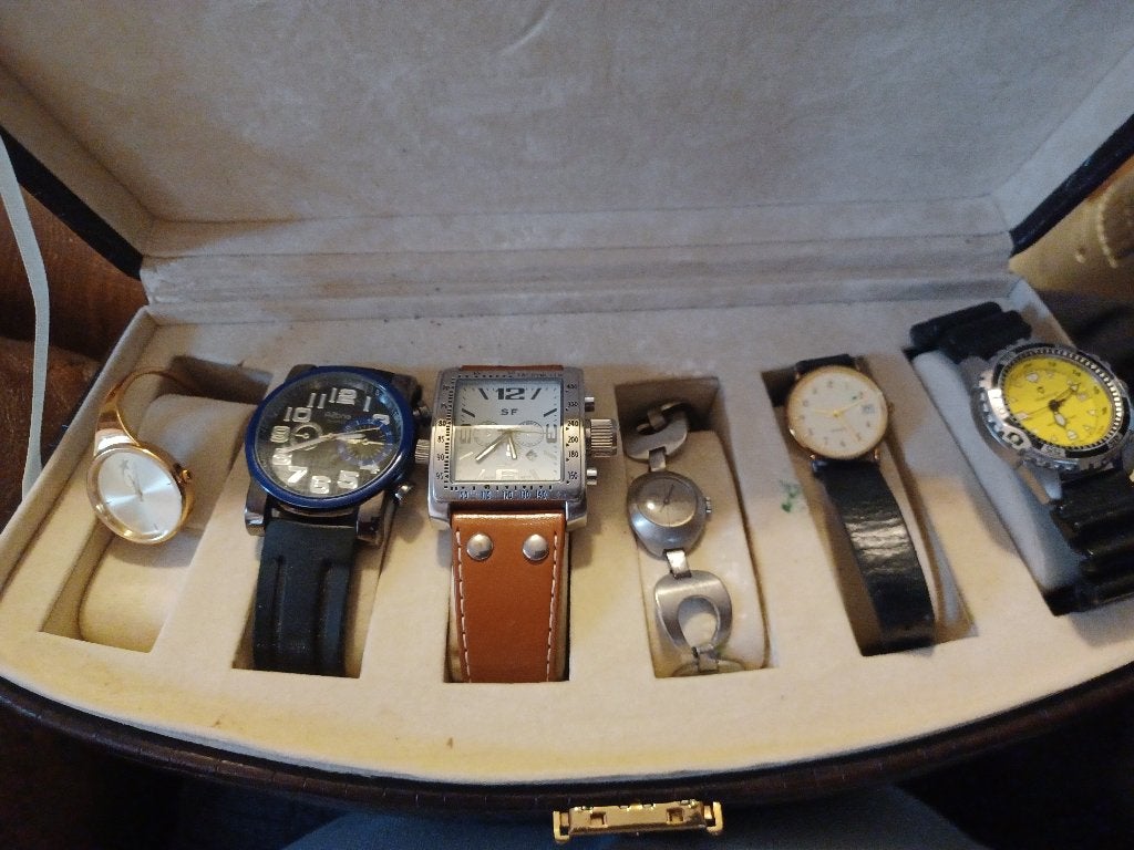 6 x horloge in mooie krokodil leren ? gebogen horlogedoos, Sieraden, Tassen en Uiterlijk, Horloges | Heren, Overige materialen