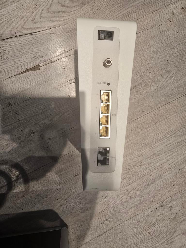 Ziggo TG3492LG-ZG router, Computers en Software, Routers en Modems, Ophalen of Verzenden